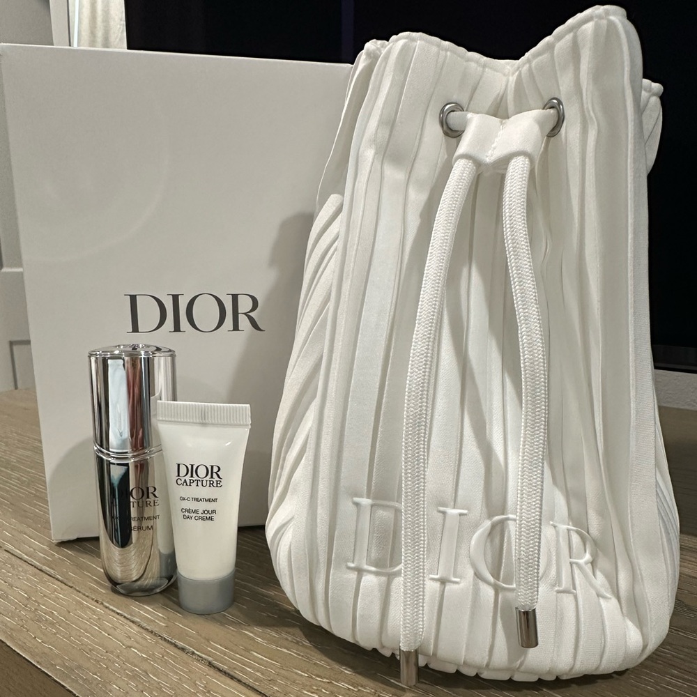 Dior VIP White Beauty Pouch